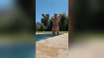 video of great ass in the pool