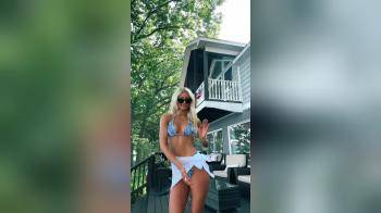 video of hot blond dances badly